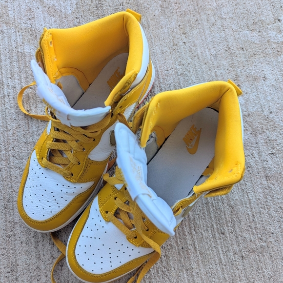 Nike Dunk High. University Gold, Women's 8 - Picture 5 of 5